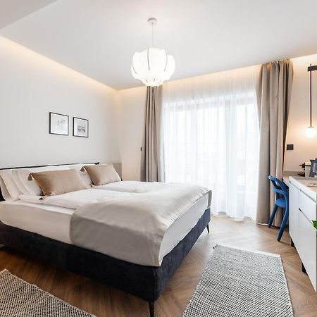 Catalog Boutique Rooms Bratislava Esterno foto