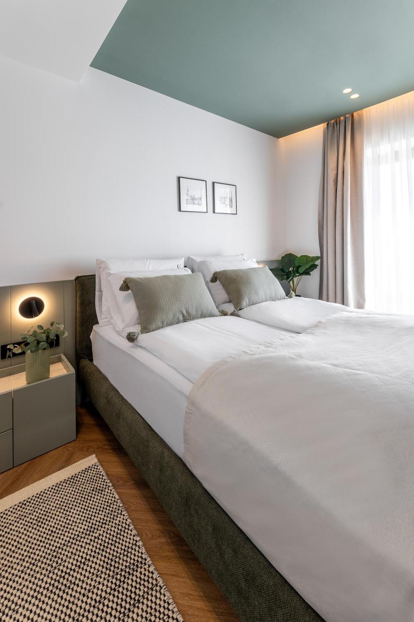 Catalog Boutique Rooms Bratislava Esterno foto