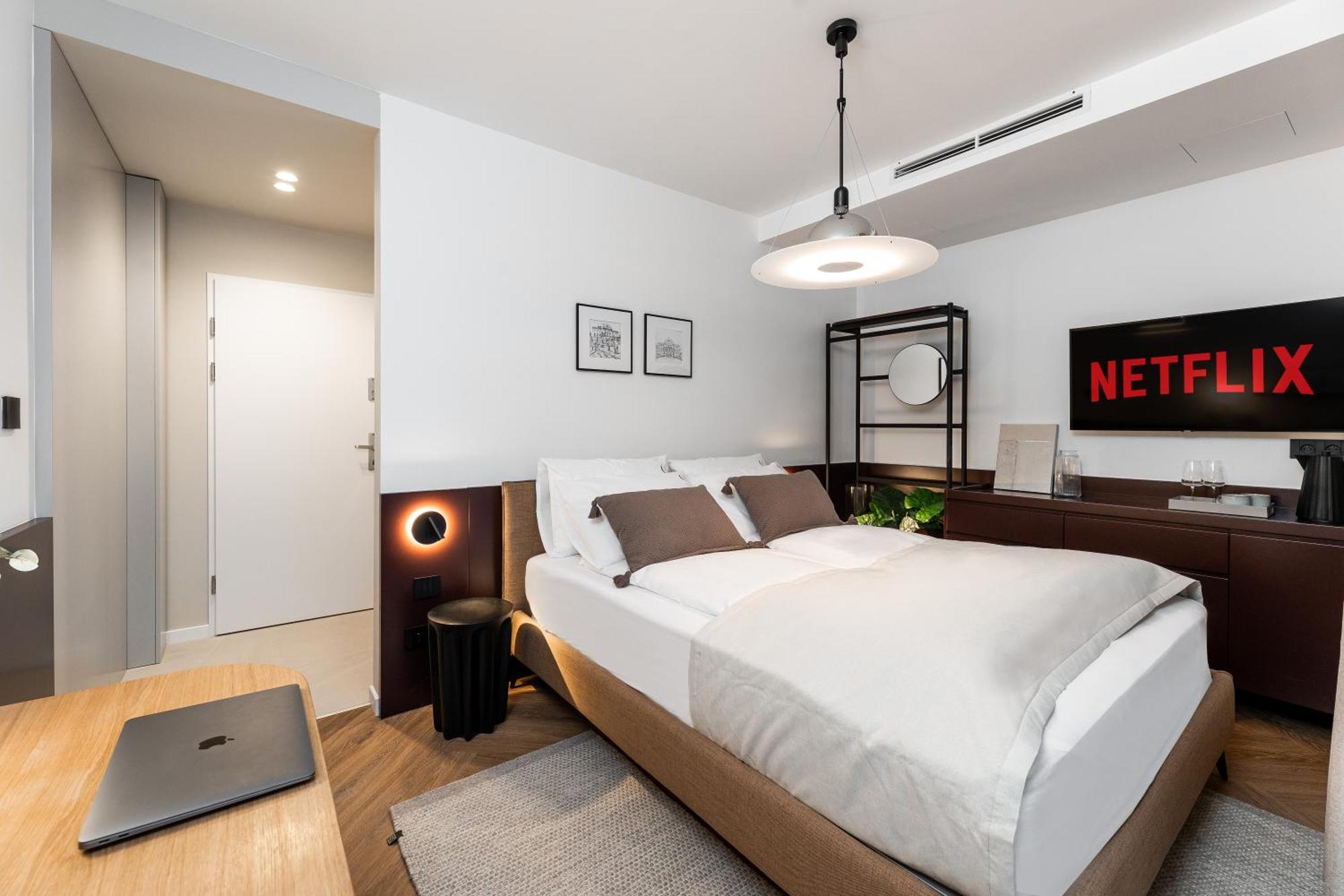 Catalog Boutique Rooms Bratislava Esterno foto