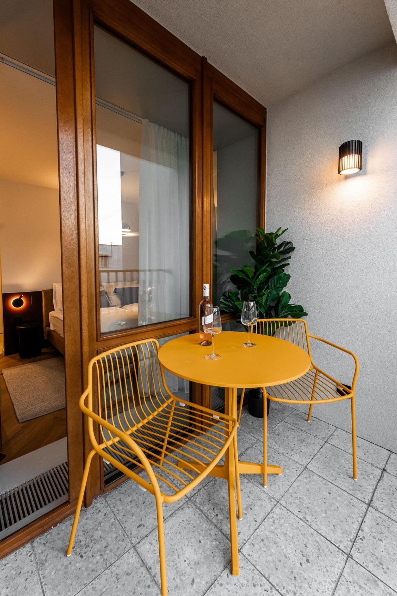 Catalog Boutique Rooms Bratislava Esterno foto